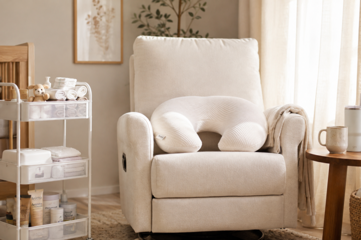 How to Create a Feeding Station Setup for Long Baby Sessions